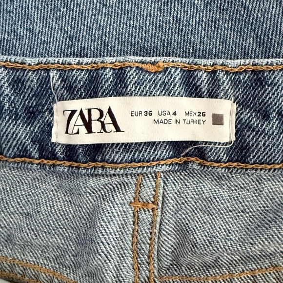 Zara High Waisted Distressed Mom Jeans Size 4 EUR 36 Light Wash Ripped Raw Hem - Picture 6 of 8